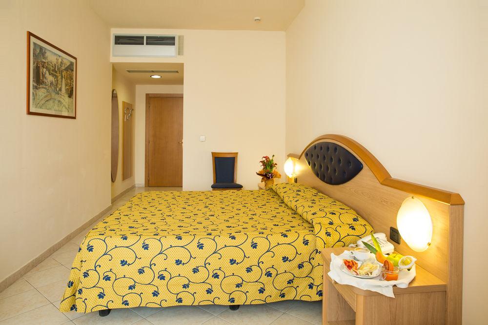 Blu Hotel - Sure Hotel Collection By Best Western Collegno Bagian luar foto