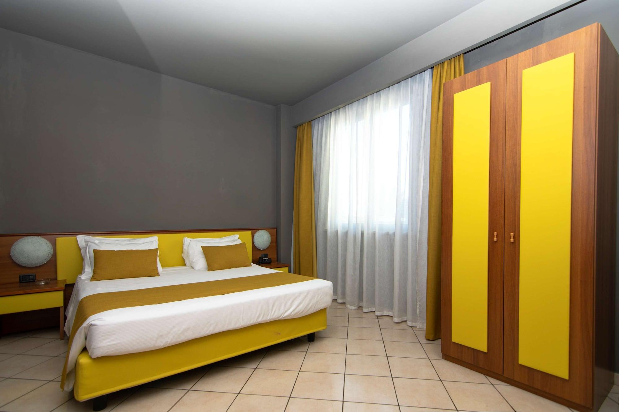 Blu Hotel - Sure Hotel Collection By Best Western Collegno Bagian luar foto